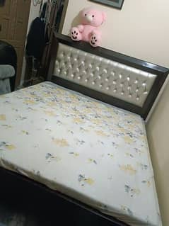 solid wood king size bed