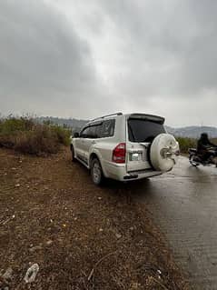 Mitsubishi Pajero 2005