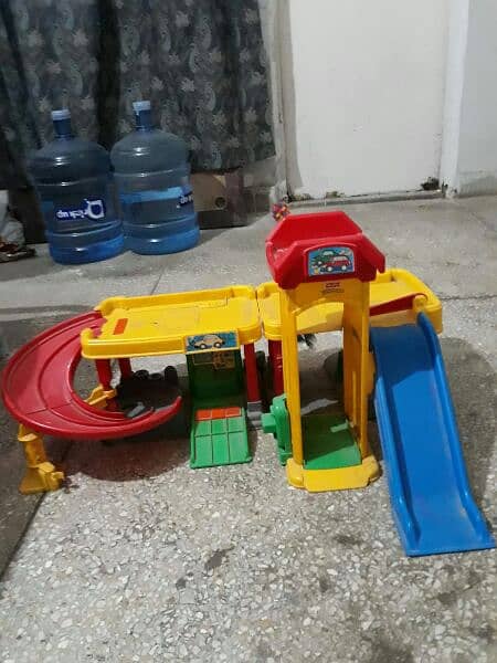 giant garage ramp playset with elevator and slide imported from Italy 10