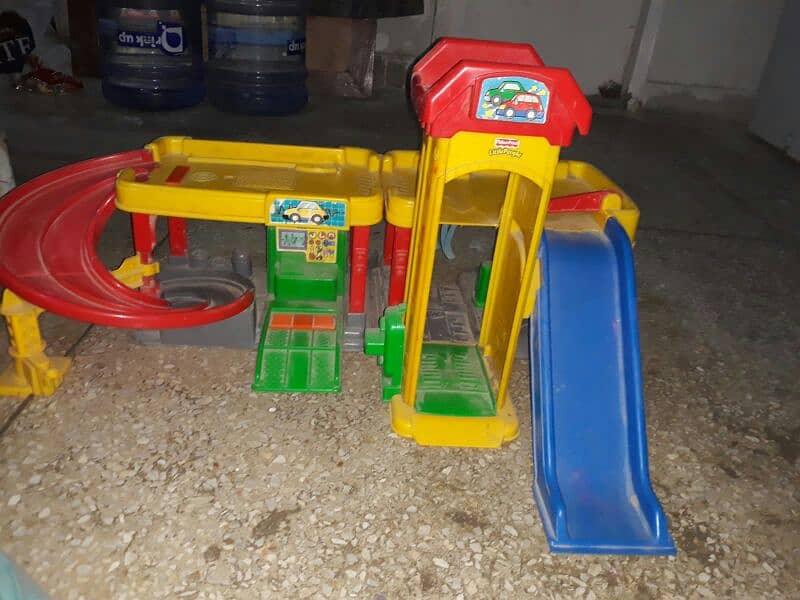 giant garage ramp playset with elevator and slide imported from Italy 12