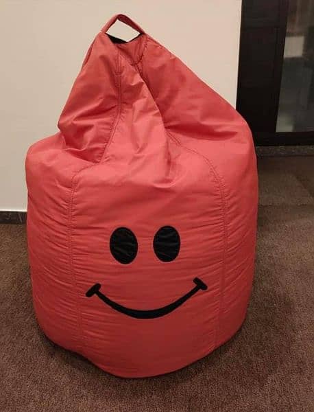 Smiley bean bags 4