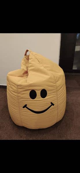 Smiley bean bags 5