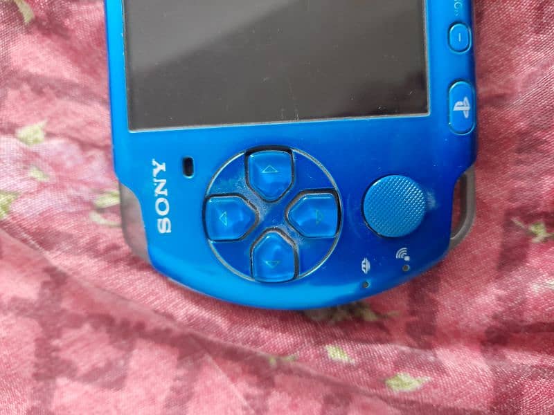 PSP 3003 (playstation portable) for cheap price(read discription) 2