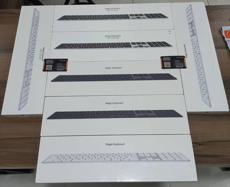 APPLE MAGIC KEYBOARD 13' COMPITABLE M4 CHIP BOX PACK 1