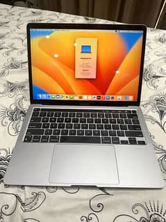 MacBook pro 2022 M2 13” 8/256 18cycles