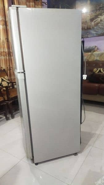 Dowlance refrigerator medium size for sale 9