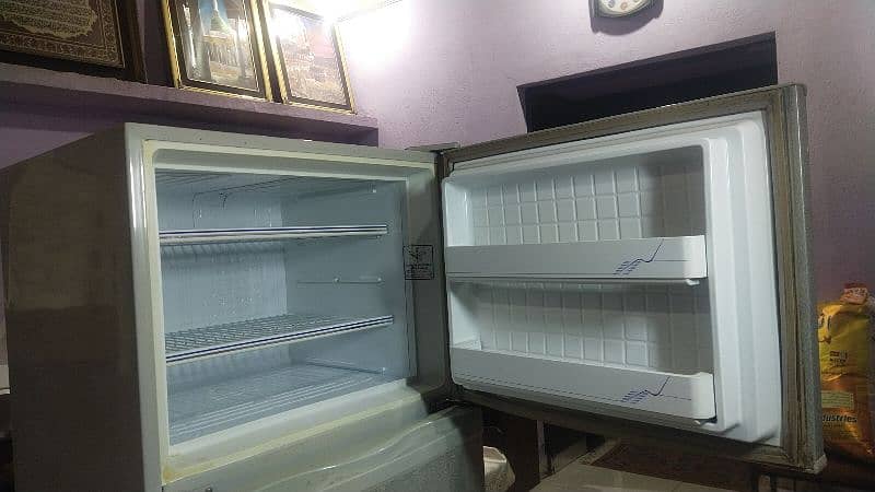 Dowlance refrigerator medium size for sale 11