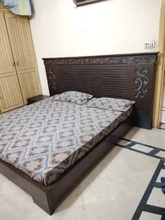 Double bed with two side table dresing table without matress