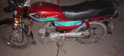 Honda 70 good codition urgent sale 0312><786,,,944,,,7