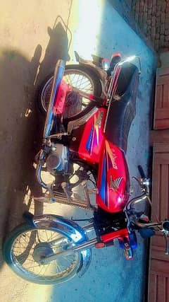 Honda bike 70 CC 03266809651argent for sale model 2006