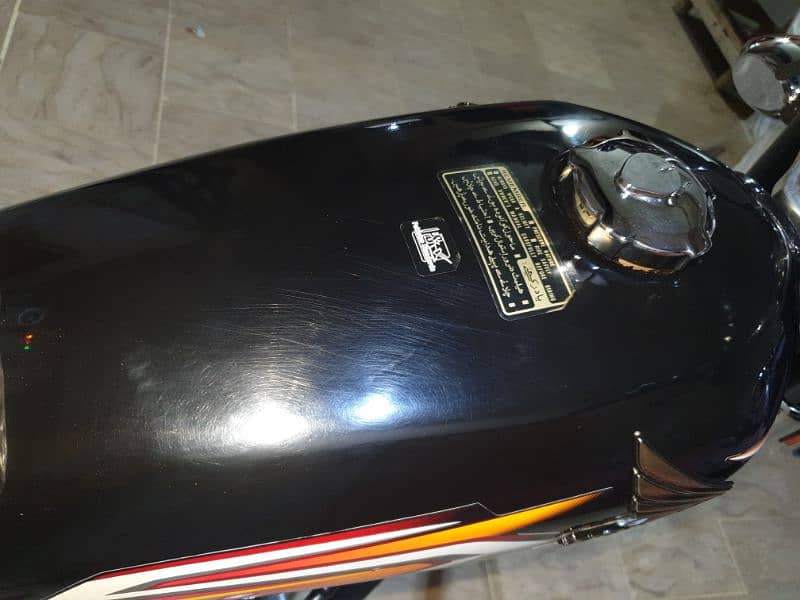 honda 125 tanki side covers 1