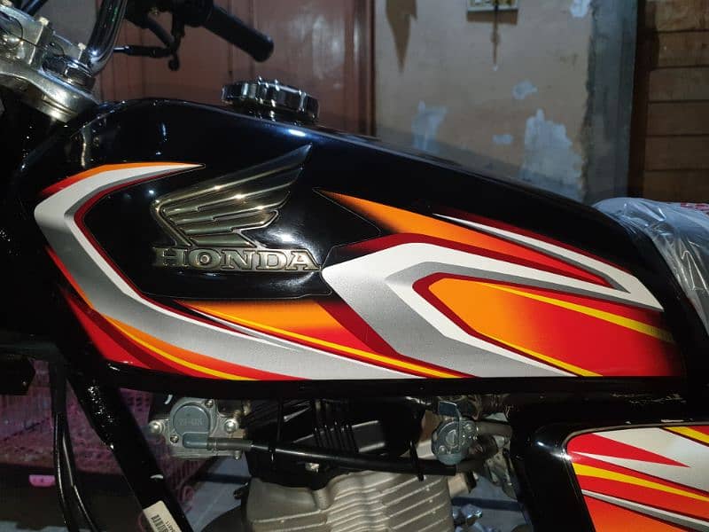 honda 125 tanki side covers 3