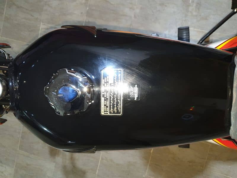 honda 125 tanki side covers 4