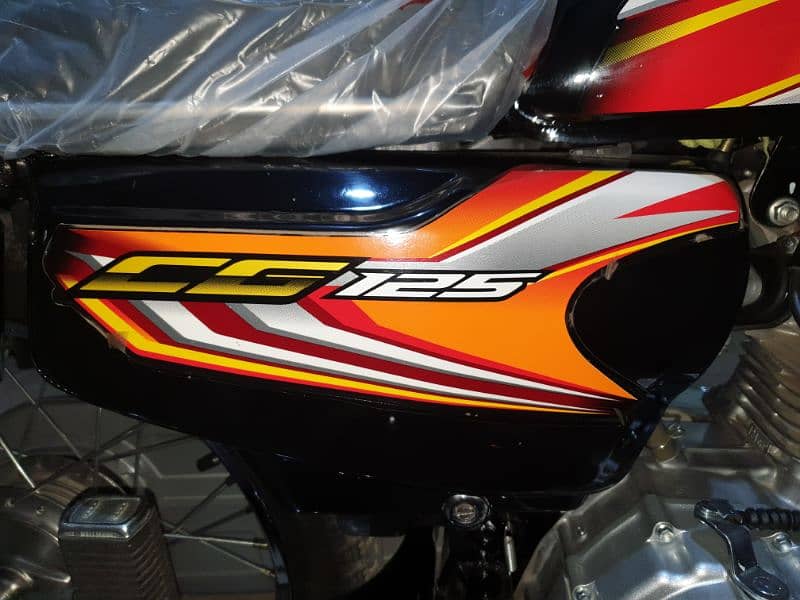 honda 125 tanki side covers 5