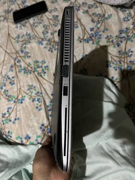 HP Elite Book 840 G3 2