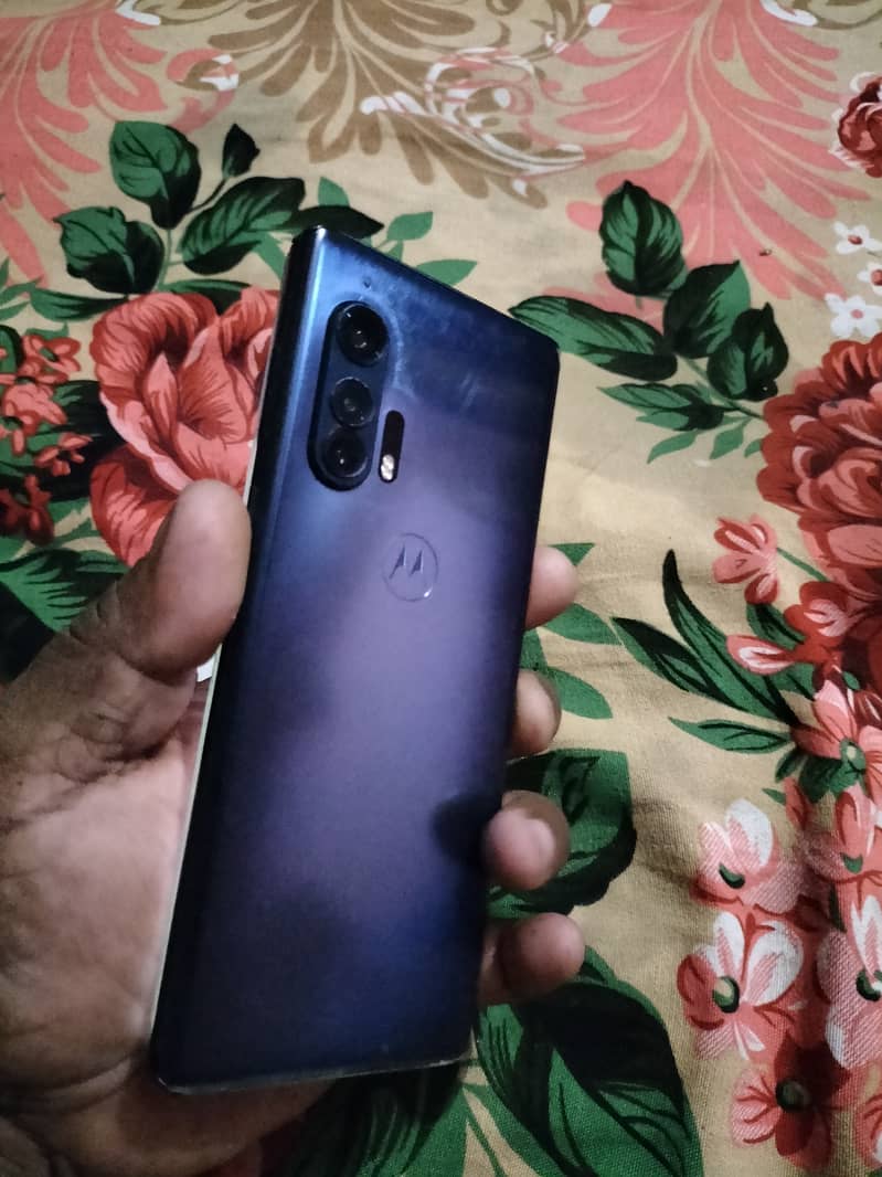 moto edge plus 1