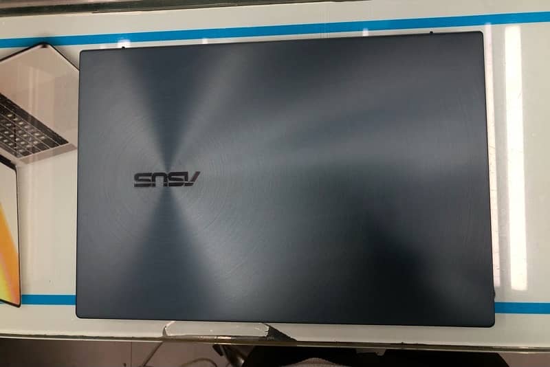 Asus ZenBook Duo 2