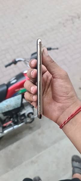 XS 64 Gb Factory Unlock Fix Price Urgent Sale 10