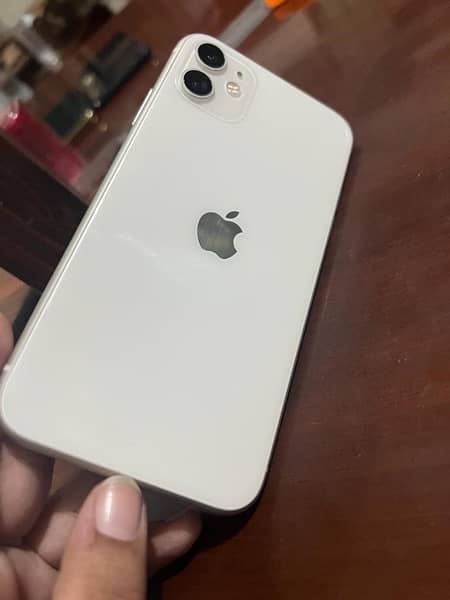 64 Gb non pta IPhone 11 75% battery /exchange with laptop 1