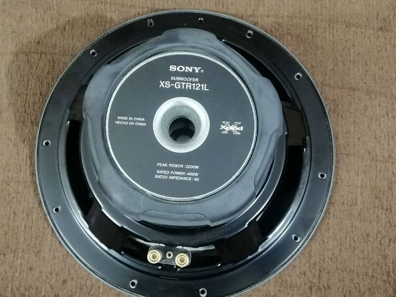 Sony xplod imported amplifier 4 channel and woofer 3