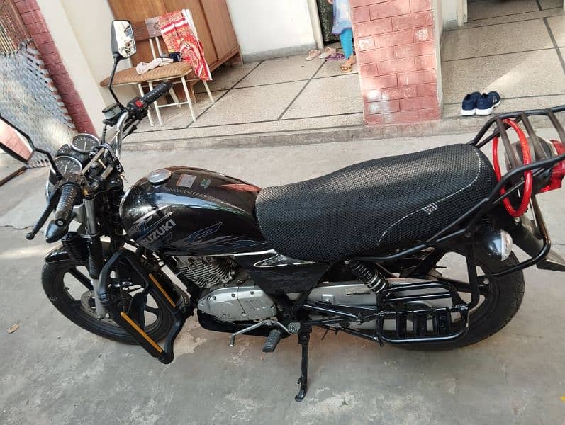 Suzuki GS 150 5