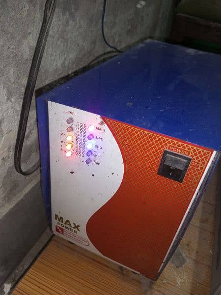 1000 Watt UPS with Battery model UPS 220 1