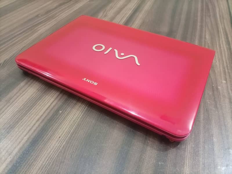 SONY Vaio PCG 10 by 10 Condtion -CORE i3 4GB Ram 320 GB HDD 2