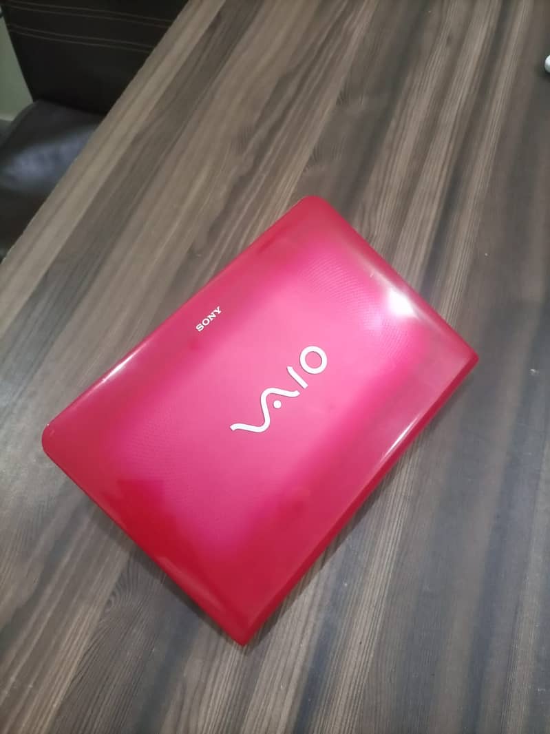 SONY Vaio PCG 10 by 10 Condtion -CORE i3 4GB Ram 320 GB HDD 9