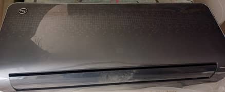 Pel 1 Ton ac for sale Black color in good condition