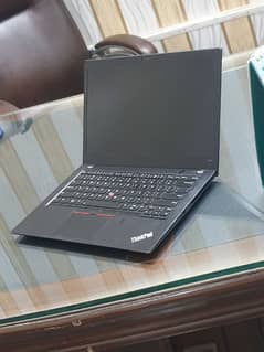 Lenovo i7 8th/ 8gb ram/ 256gb ssd/ touchscreen/Fingerprint sensor