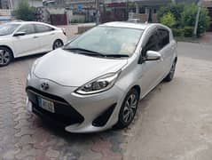 Toyota Aqua 2017 grade 4 (S Package)