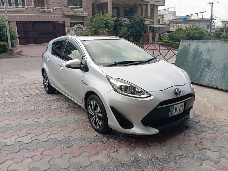 Toyota Aqua 2017 grade 4 (S Package) 1