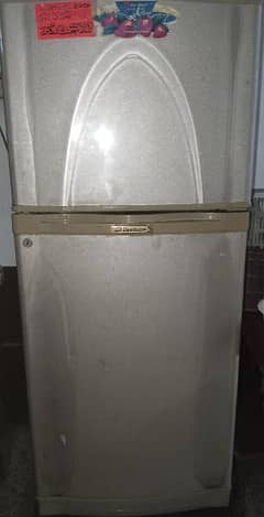 Dawlance fridge medium size