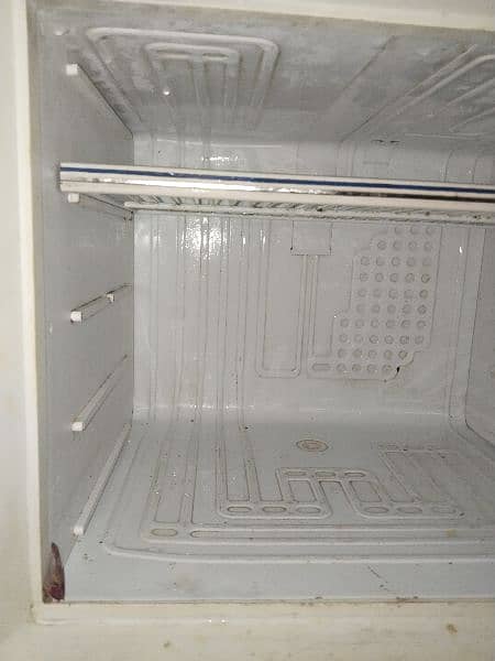 Dawlance fridge medium size 2