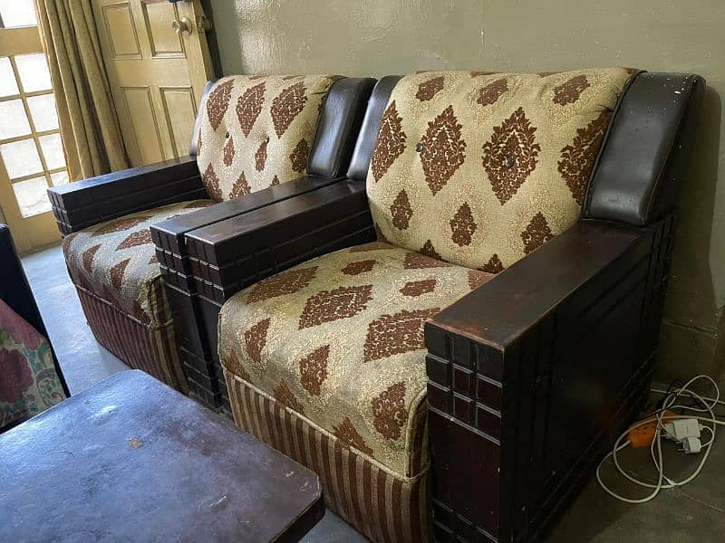 Good as new 7 seater sofa set 2