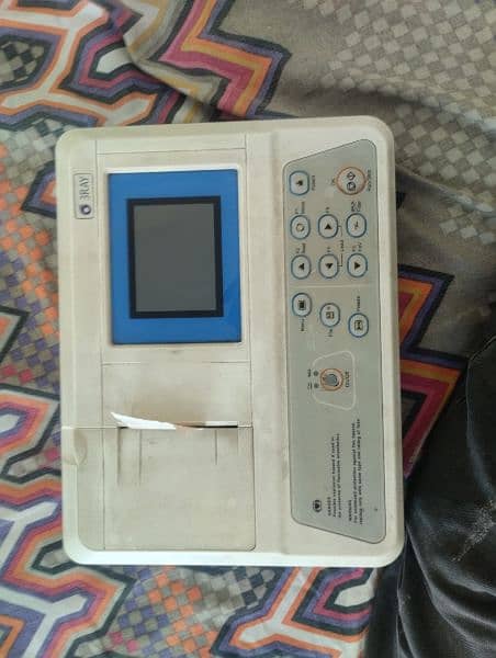 ECG machine 0