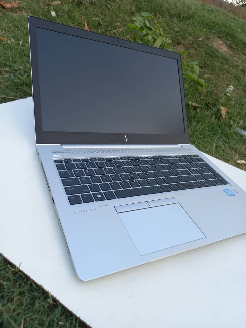 hp elitebook 850 g5 core i5 8th gen 15.6" with numpad 1