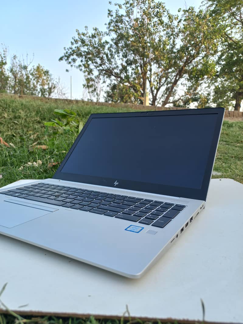 hp elitebook 850 g5 core i5 8th gen 15.6" with numpad 2