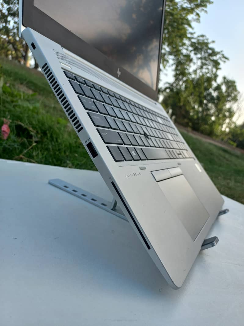 hp elitebook 850 g5 core i5 8th gen 15.6" with numpad 8