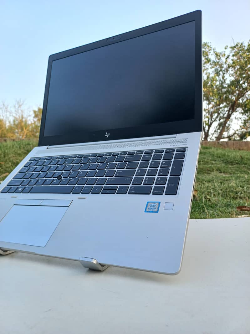 hp elitebook 850 g5 core i5 8th gen 15.6" with numpad 10