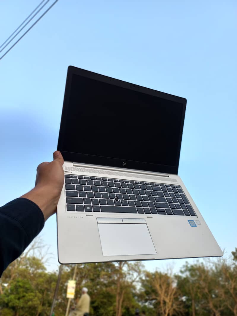 hp elitebook 850 g5 core i5 8th gen 15.6" with numpad 13