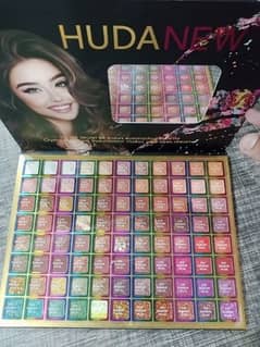 Huda New Eye Shadow pallette