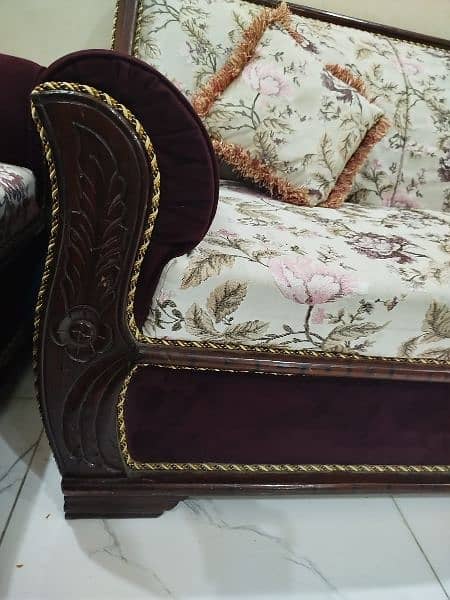 8 seater sofa set in excellent condition. 1