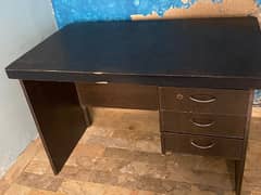 Selling office/computer Table