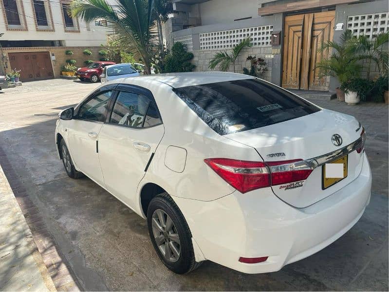 Toyota Corolla Altis 2016 1