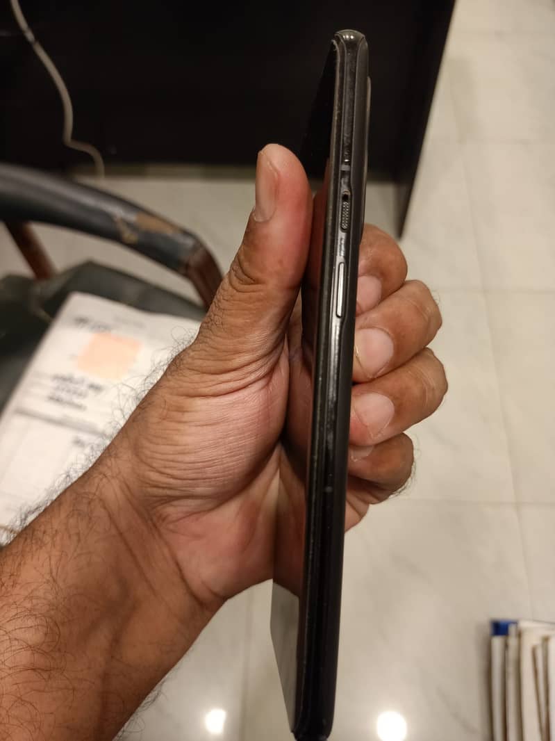 Oneplus 9 pro 8/256 in Black color 5