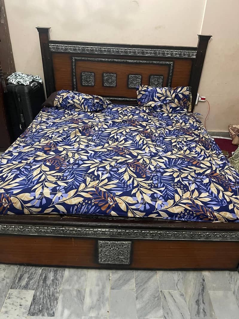 King size bed in good condition for sell 0