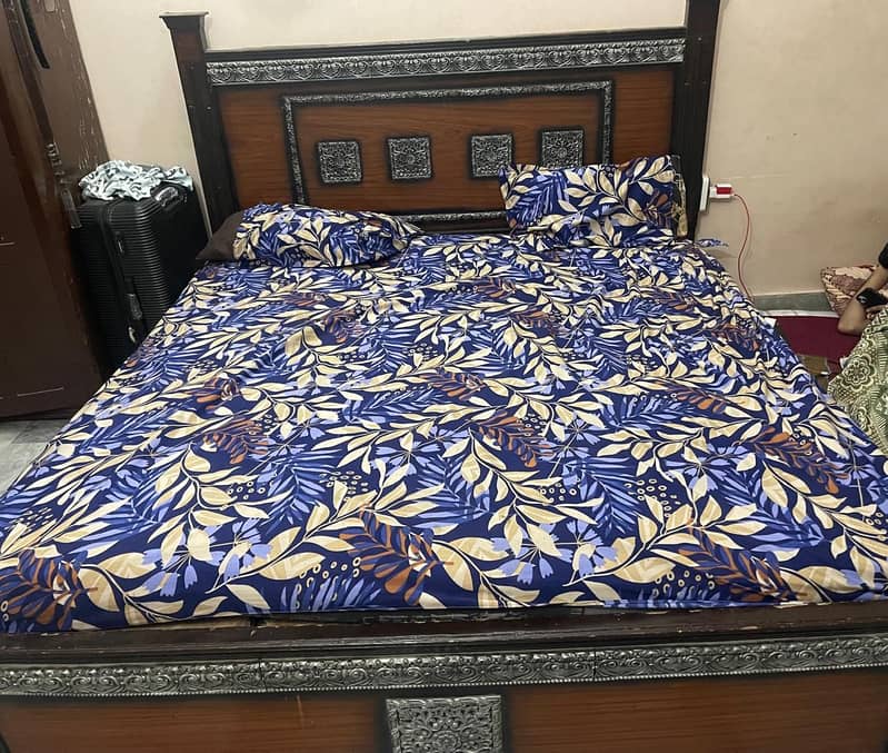 King size bed in good condition for sell 2