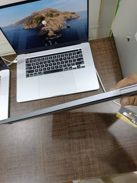 BUMPER OFFER MACBOOK PRO 2019 16 TOUCHBAR I7 16GB 512GB  8GB GRAPHICS 2