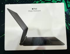 IPad pro M2 ( Magic Keyboard )  11inch. 0